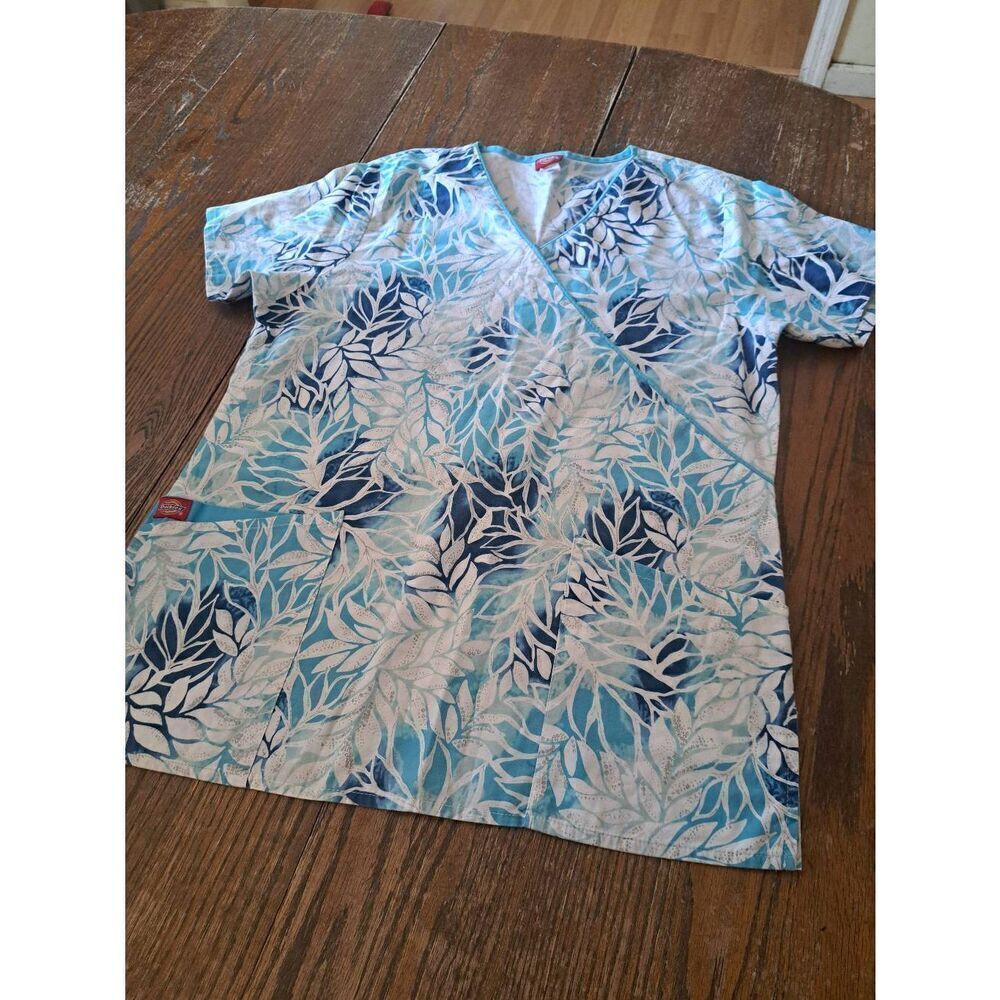 Med Dickies Blue White Silver Floral Cotton Short Sleeve VNeck Scrub Top Shirt